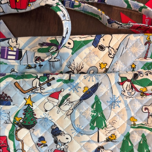 VERA BRADLEY PEANUTS SKI SLOPE SNOOPY TRIPLE ZIP HIPSTER BAG ADJUSTABLE STRAPS - Picture 6 of 11